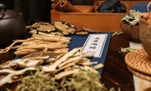【川百母功效】中药川母 - 川白母的功效网